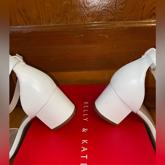 White Heeled Sandal Sz. 7.5 - Picture 5 of 8